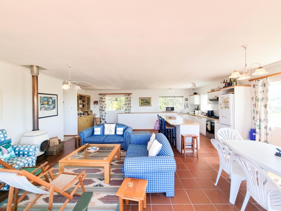 4 Bedroom Property for Sale in Sandbaai Western Cape